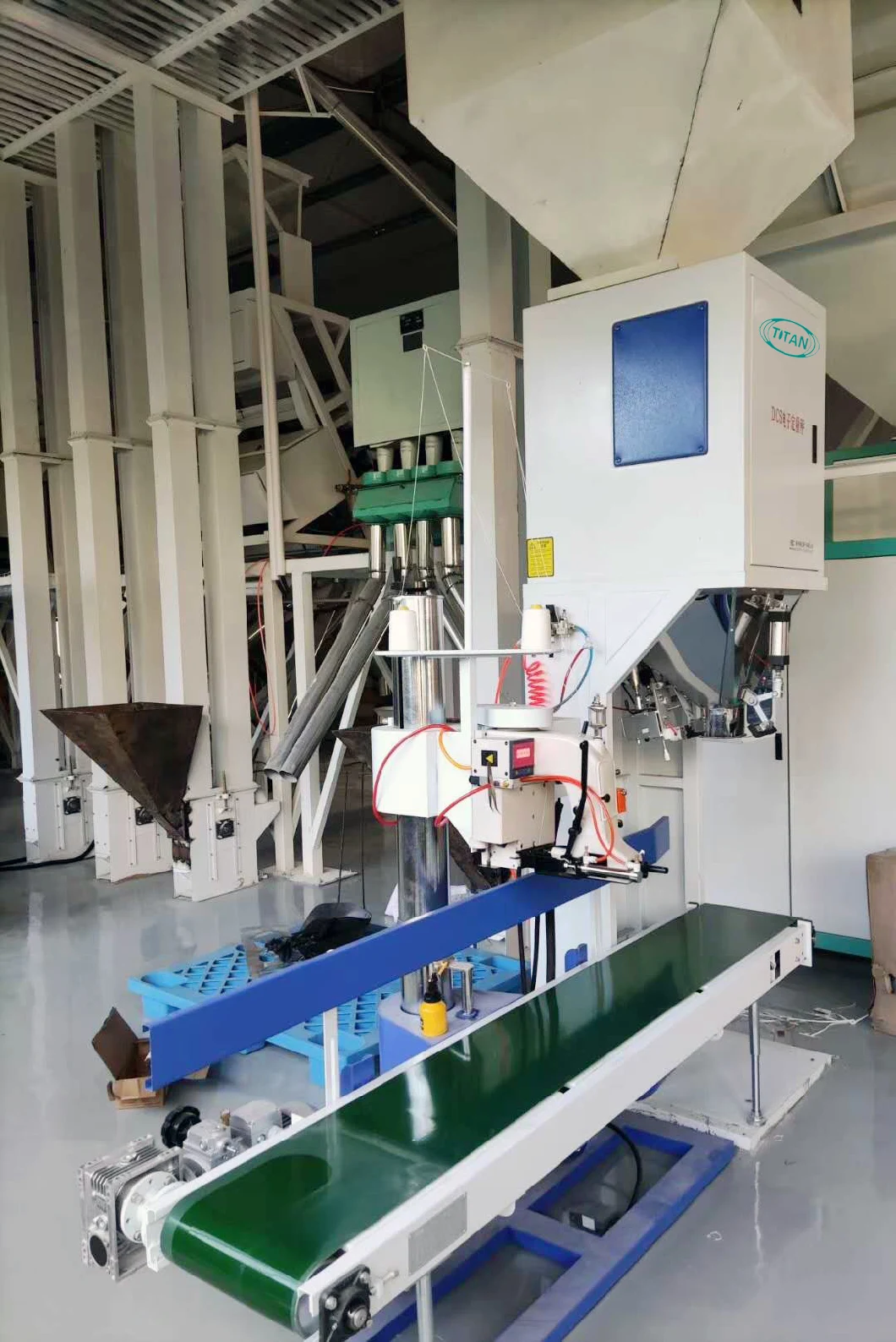 Semi-Automatic Rice/Nuts/Grain/Seed/Granule Weigh Filling Packaging/Packing Machine